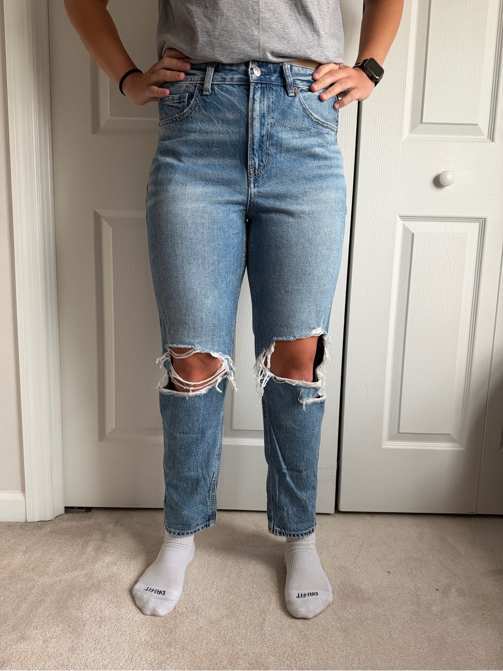 American Eagle Outfitters Distressed Mom Jean